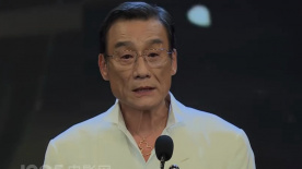 在办公室撅着屁股被调教